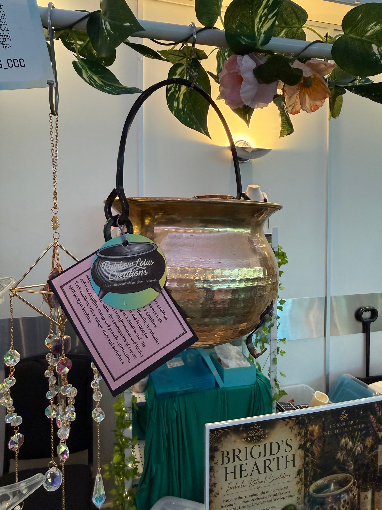 Fabulous Vintage 1970s French Cauldron with Cast Iron Handle- comes with ingredients and instructions for Cauldron Connection Spell✨
