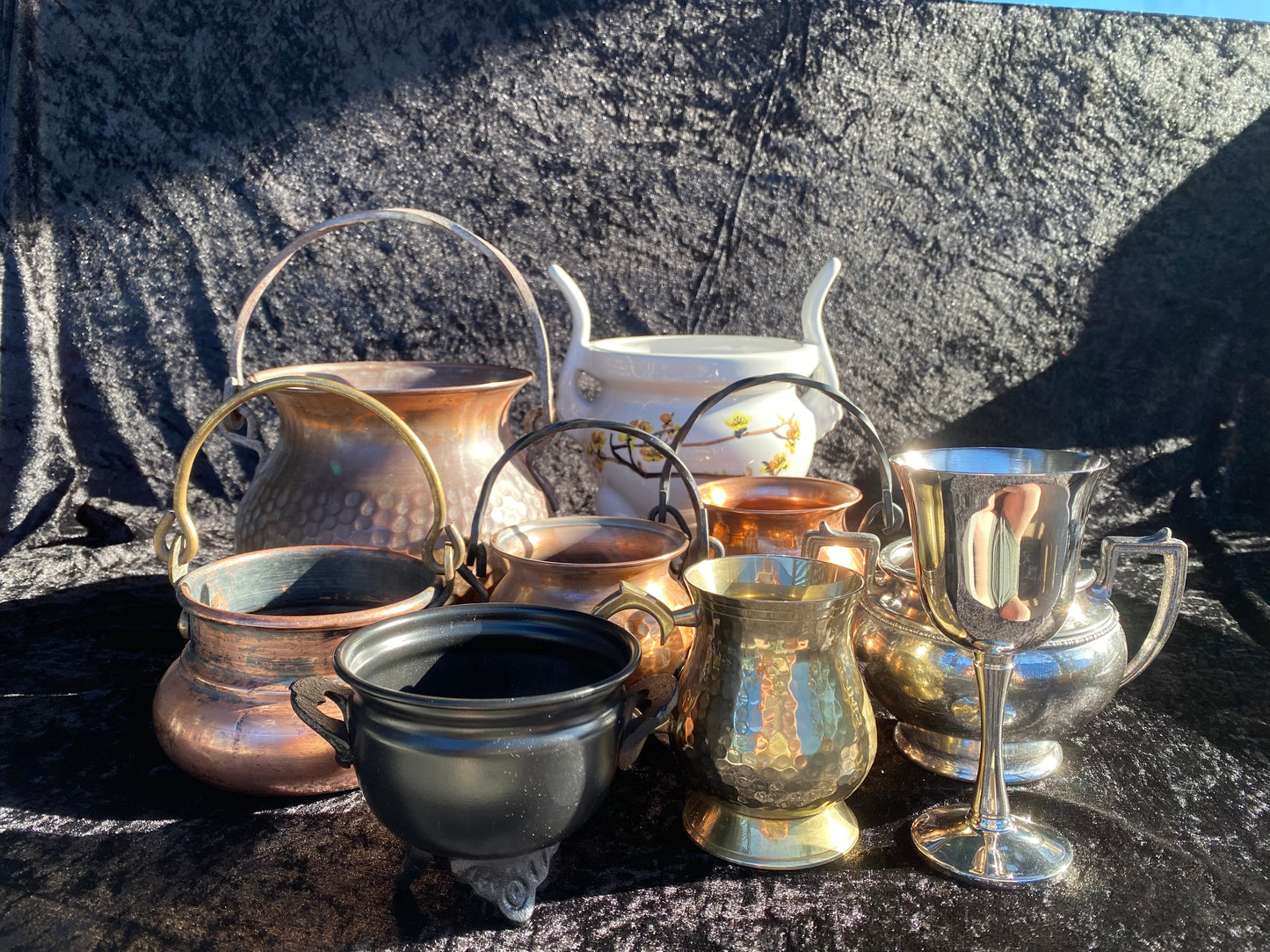 Fabulous Vintage 1970s French Copper Cauldron with Cast Iron Handle- comes with ingredients and instructions for Cauldron Connection Spell✨