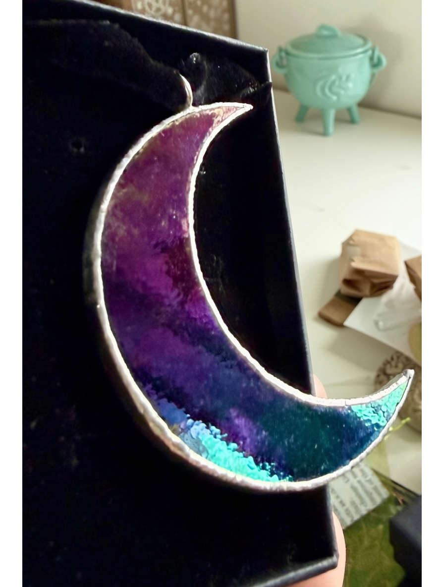 The Moonbow Crescent